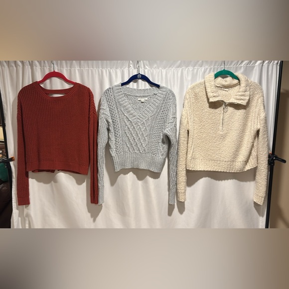 Elegant Gray V-Neck Sweater - Picture 1 of 6